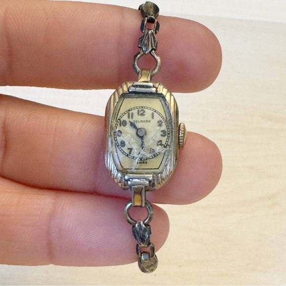 Delmark Swiss Ladies Watch 1/20 -12K G. F. Sterling Base Pat. - Picture 3 of 11